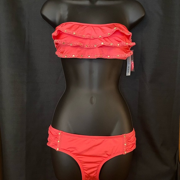 Allen B. By Allen Schwartz Other - 👙Allen B. Ruffle Bikini👙